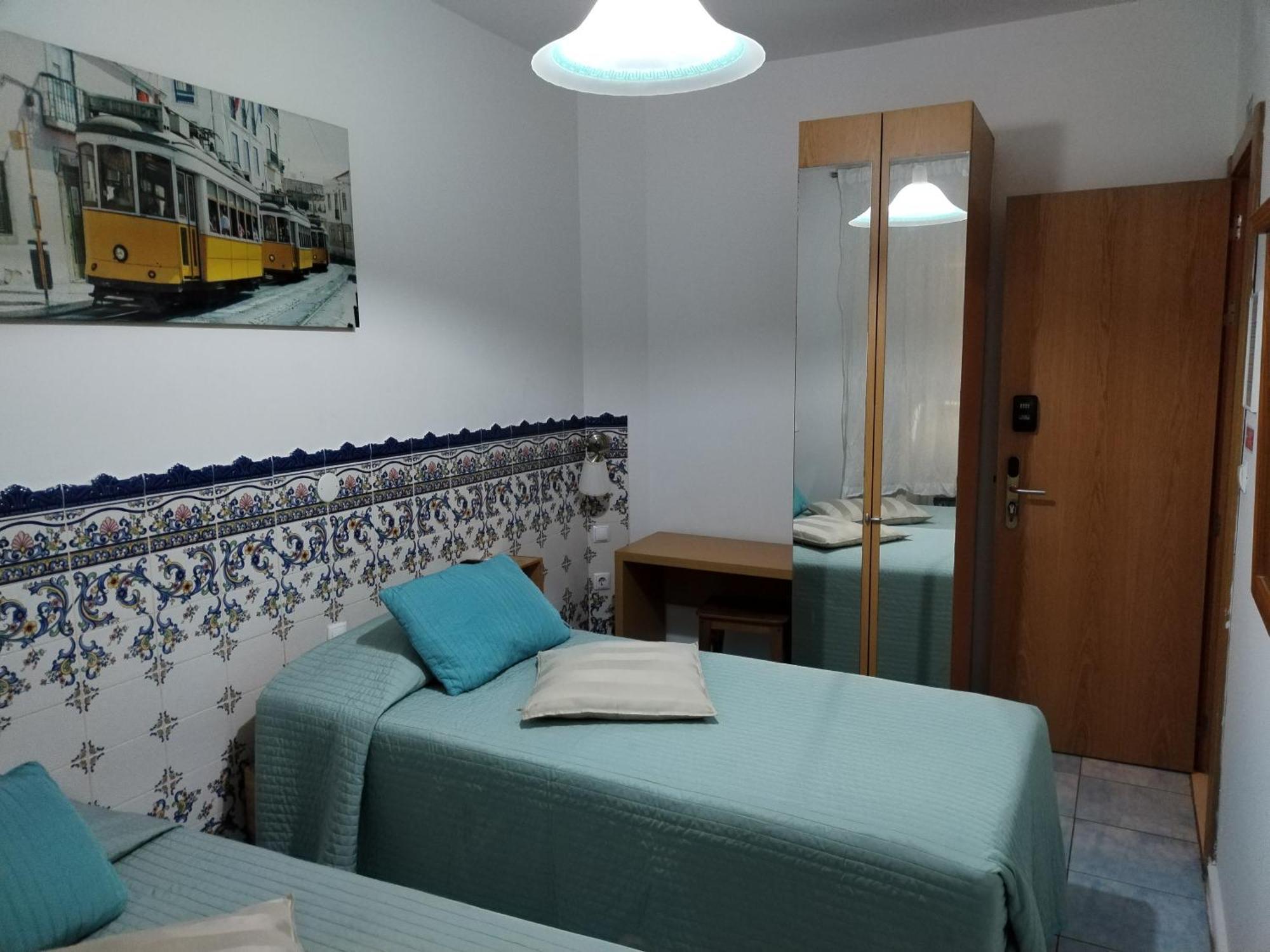 Residencial Joao XXI Hotel Lisbon Bagian luar foto