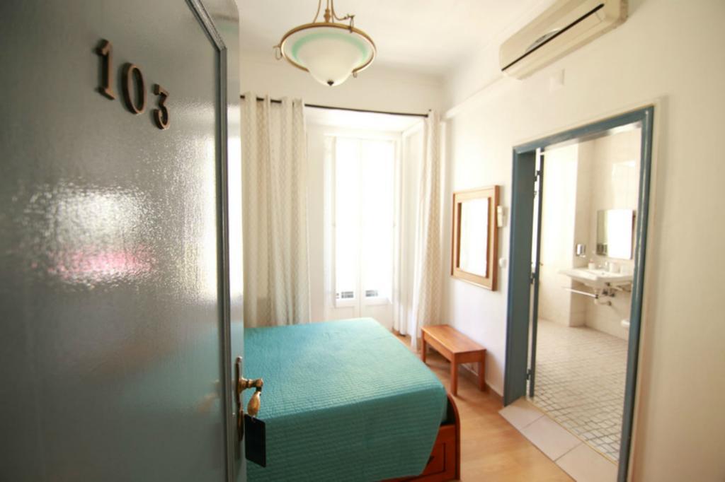 Residencial Joao XXI Hotel Lisbon Bagian luar foto