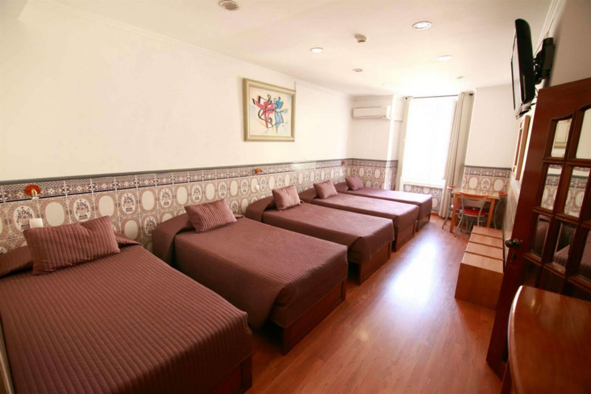 Residencial Joao XXI Hotel Lisbon Bagian luar foto