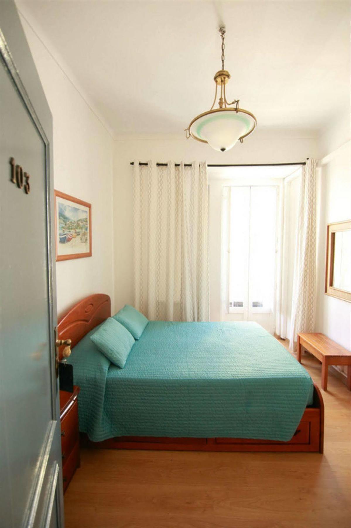 Residencial Joao XXI Hotel Lisbon Bagian luar foto